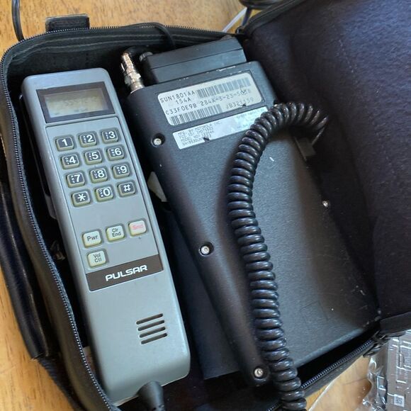 Pulsar Other - Pulsar bag phone vintage black powers up